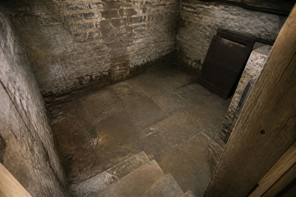 Illustration: What cellar waterproofing costs in Moortown